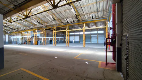 Industrial-warehouse-To-Let-in-Benrose (5)